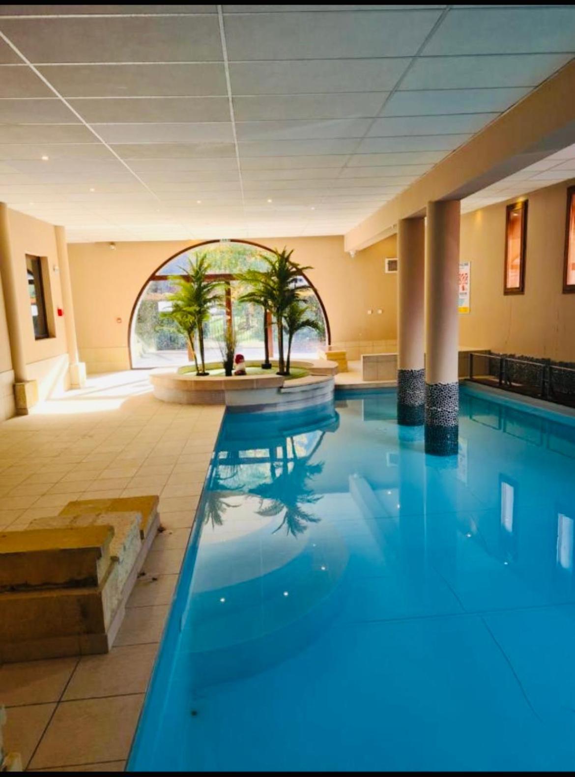 Appartements Avec Piscine Interieure Sauna Parking Etage 1 Au Centre Du Village Dans Residence Cami Real 생라리술랑 외부 사진