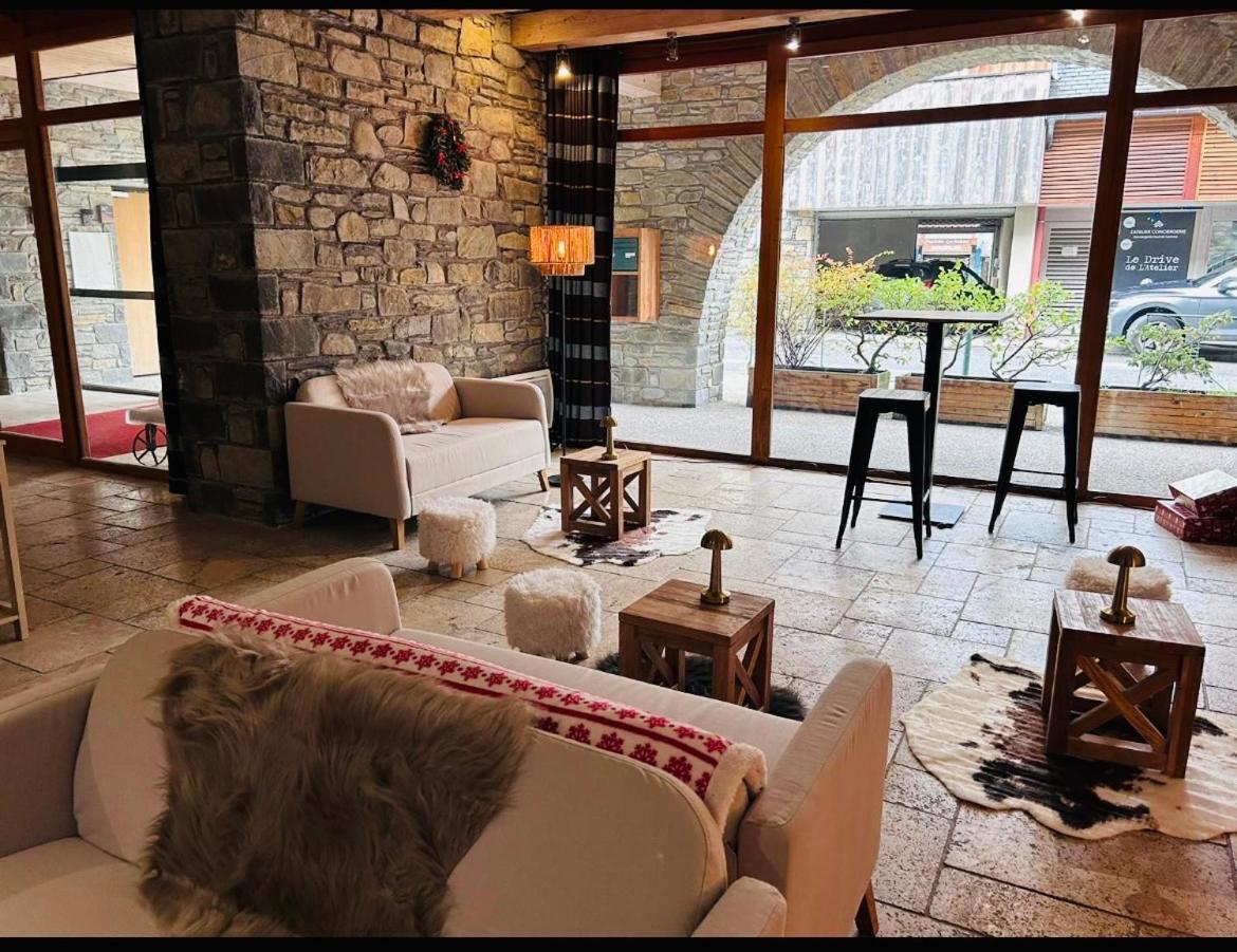 Appartements Avec Piscine Interieure Sauna Parking Etage 1 Au Centre Du Village Dans Residence Cami Real 생라리술랑 외부 사진