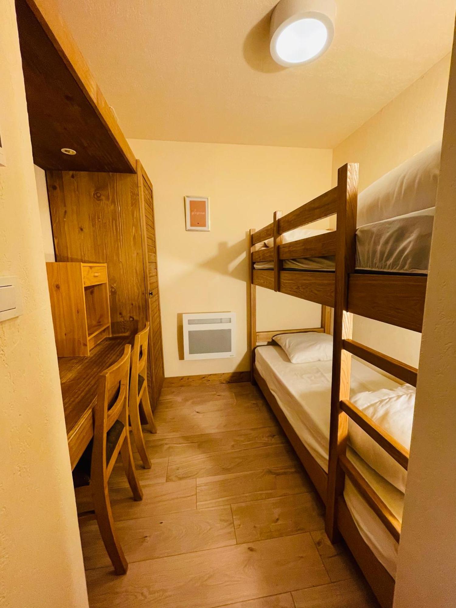 Appartements Avec Piscine Interieure Sauna Parking Etage 1 Au Centre Du Village Dans Residence Cami Real 생라리술랑 외부 사진